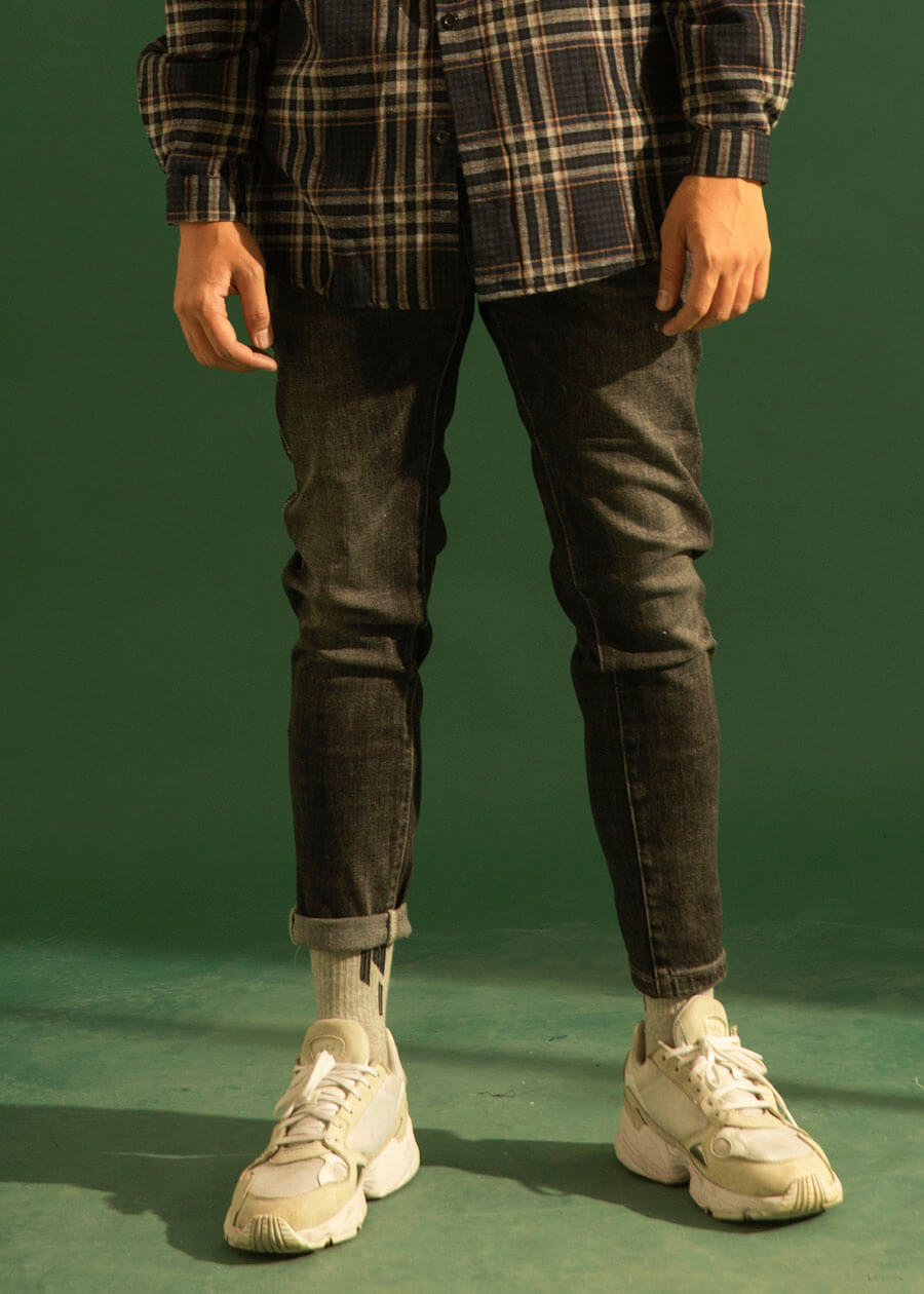 Quần jean slim fit xám (Gray slim fit jeans) – JA 8810